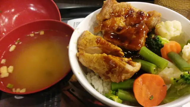 味道較淡，多些汁會較好