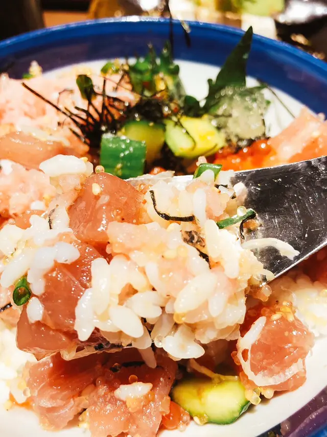 吞拿魚二色丼連茶漬飯高湯