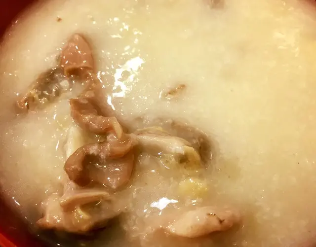 招牌滑雞雞腎粥走蔥