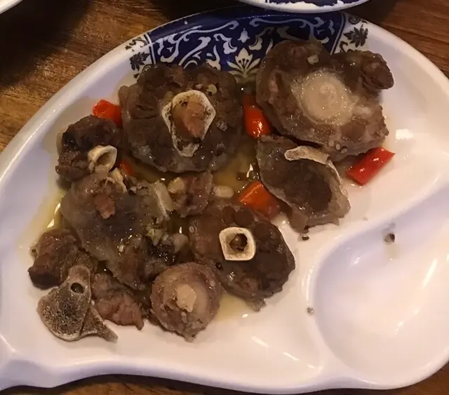 黑白胡椒煨牛尾