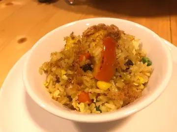 菠萝海鲜炒饭