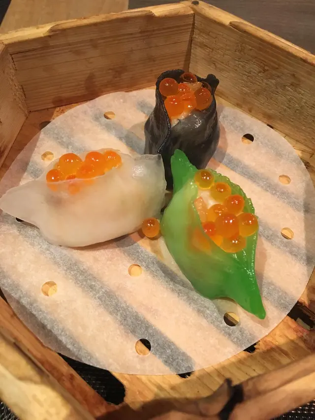 三文魚籽鳳眼餃