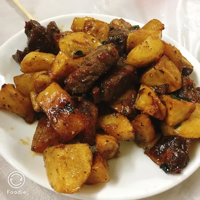 黑椒薯仔牛柳粒