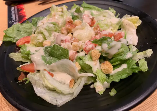 燒煙肉凱薩沙律