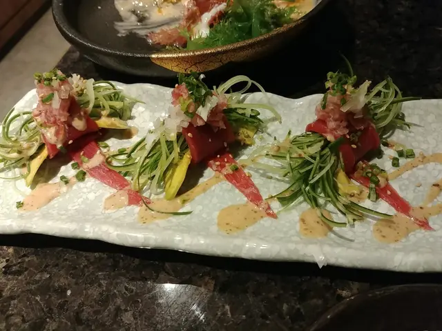 胡麻吞拿魚牛油果