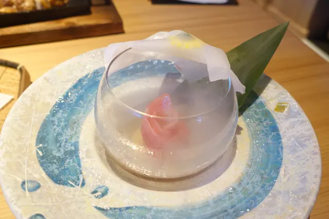 當我一打開玻璃杯上的紙巾,陣陣煙燻味飄來鼻子!