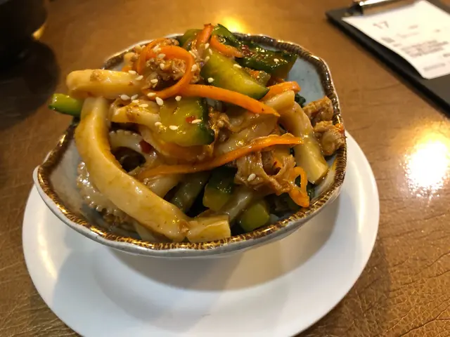 涼拌海蜇手撕雞