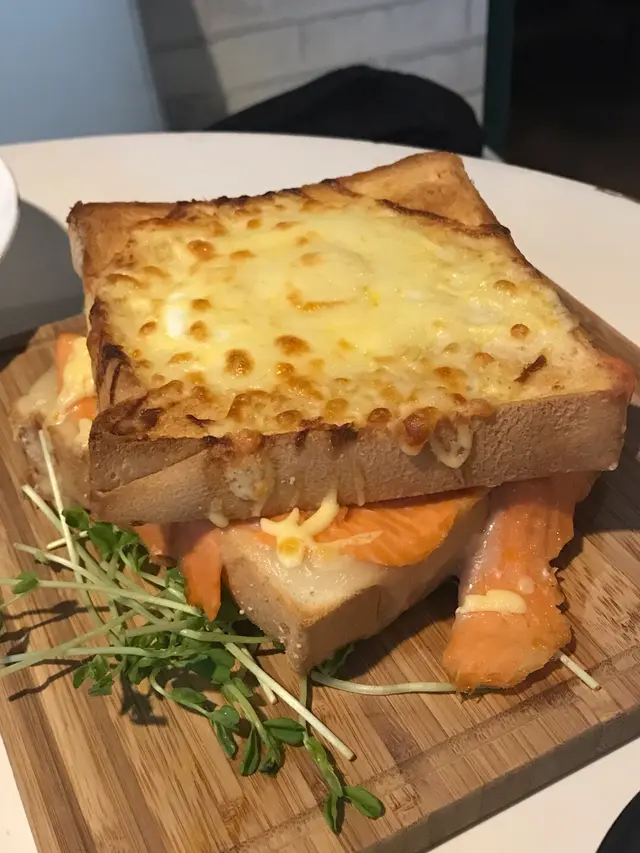 芝士流心蛋三文魚多士盒