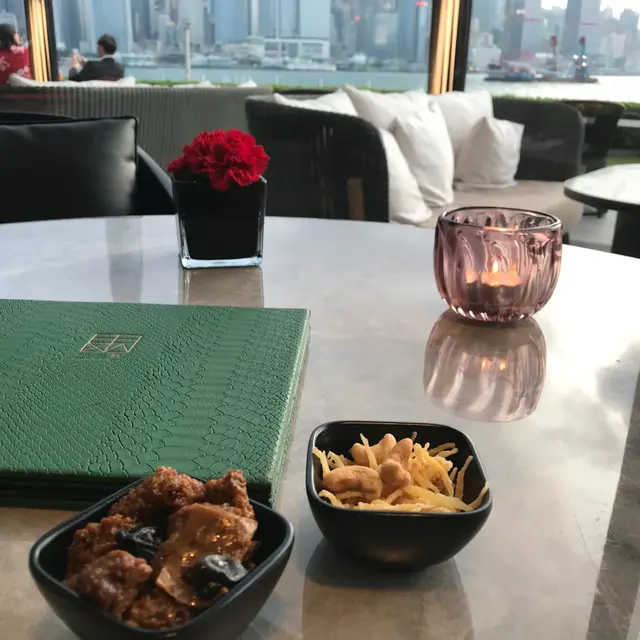 腰果小銀魚,雲耳烤麩