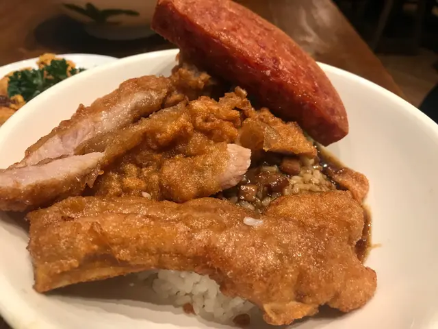 秘製豬扒飯(肉燥汁)