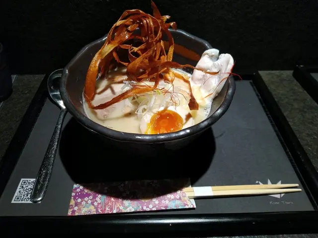 金鶴雞白湯拉麵