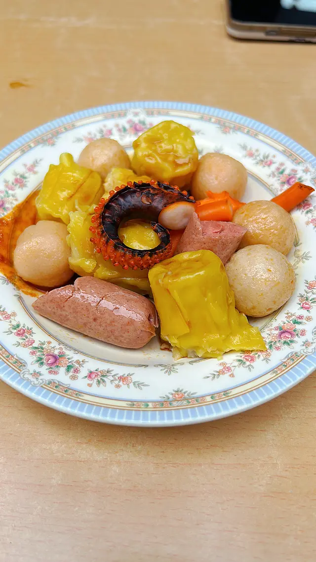 魚蛋、燒賣、腸仔、魷魚