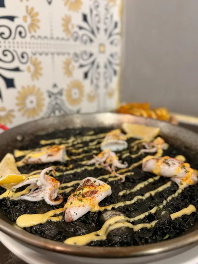 魷魚墨汁飯