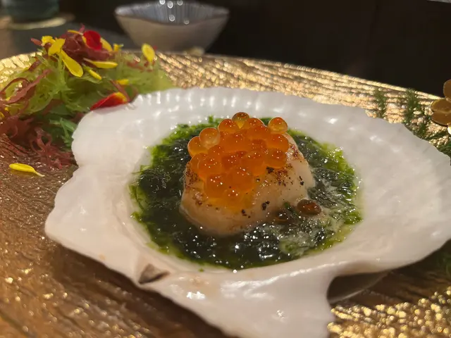 帆立貝配鮮海苔、雞骨草