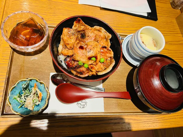 帶廣名物稀有豚肉丼
