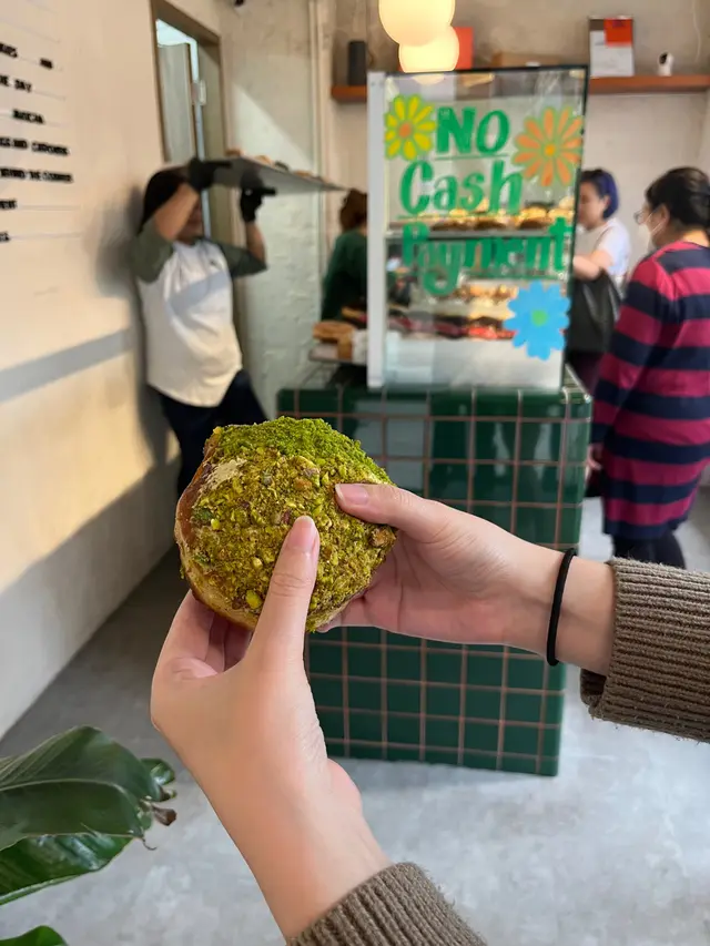 Pistachio Bombolone