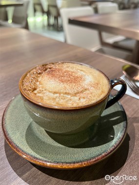 Hot Cappuccino - 荔枝角的孵化生活