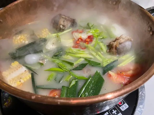 胡椒豬筒骨濃湯鍋