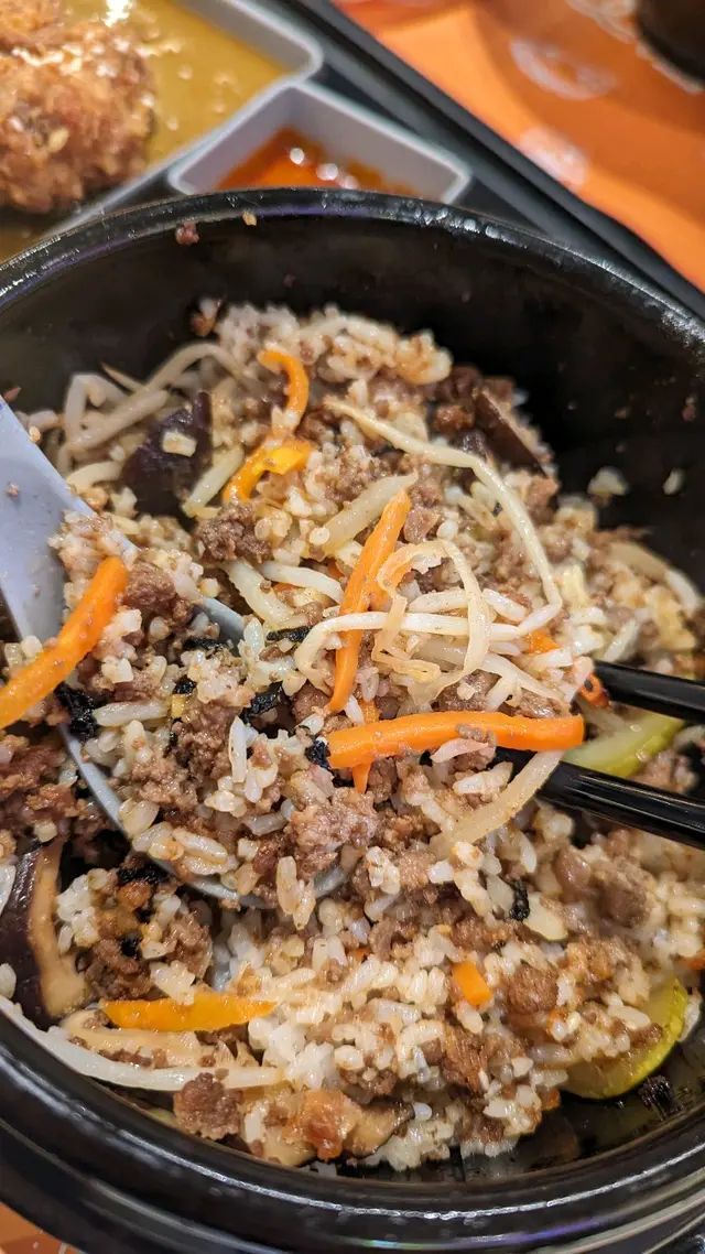 牛肉石頭鍋飯