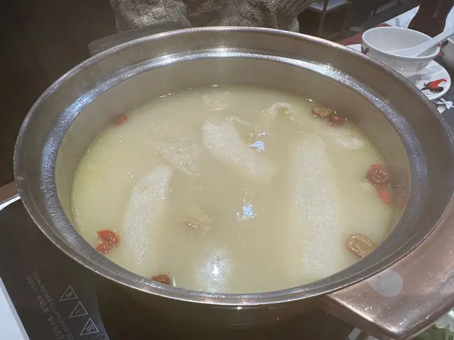 味道不錯，超大條竹笙，豬肚亦都不錯。