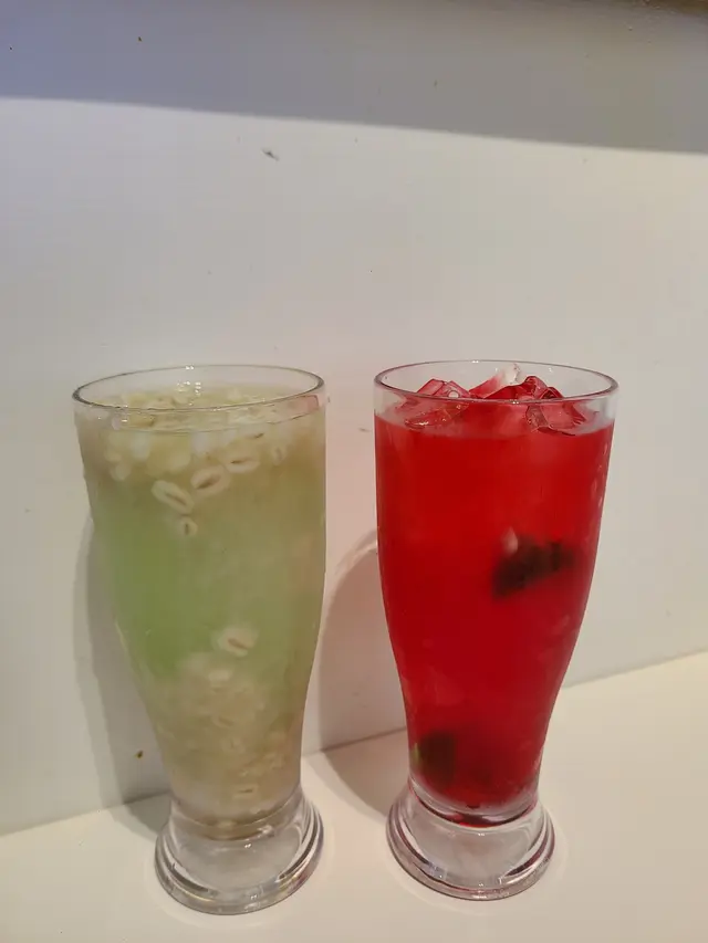 斑斕薏米水,玫瑰青檸水