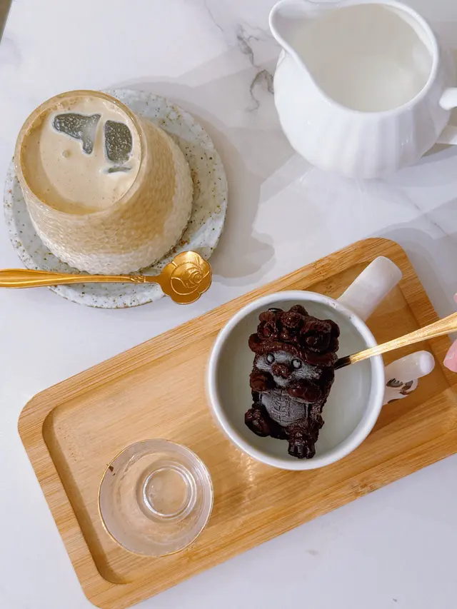 貓貓熱朱古力$56+焙茶富士山$56