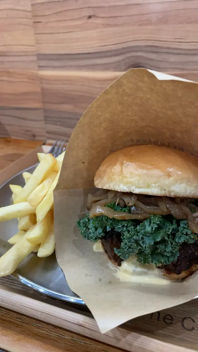 72小時安格斯牛小排漢堡