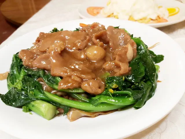 時菜牛肉炒河粉