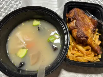 鮮魚湯雜錦泡飯、脆皮生炸雞髀伴薯條