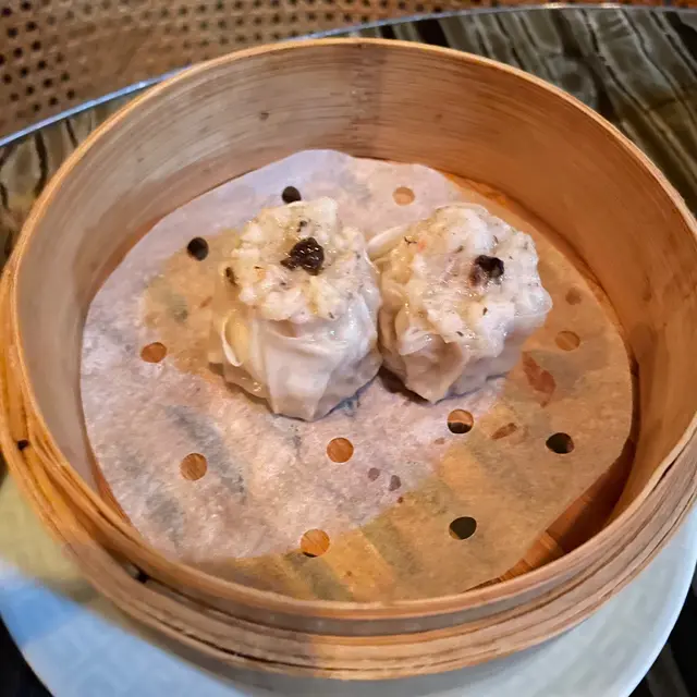 黑豚肉松露鵪鶉蛋燒賣