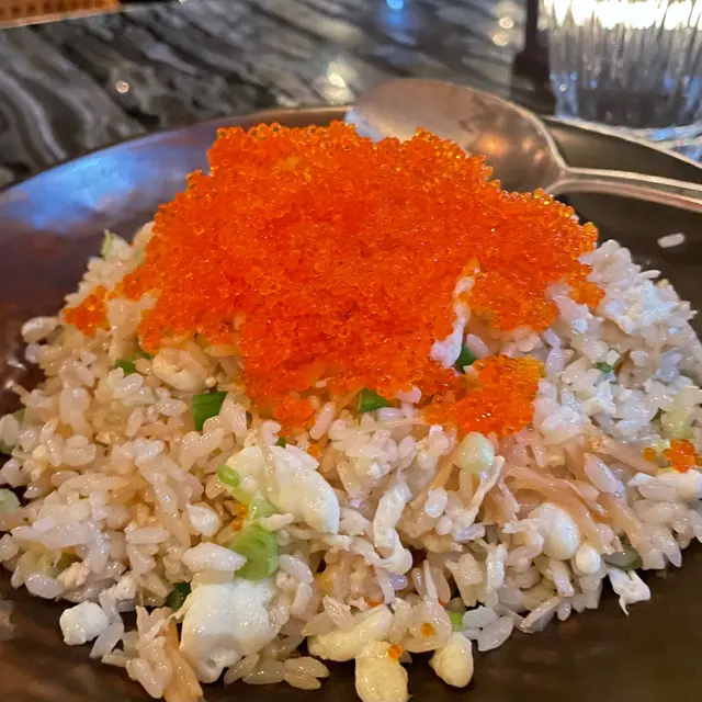 阿拉斯加蟹肉飛魚子炒飯