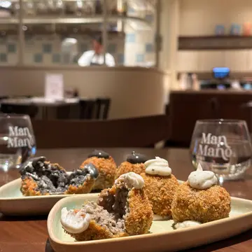 Crocchetta 蘑菇炸丸子及黑松露蛋黃醬