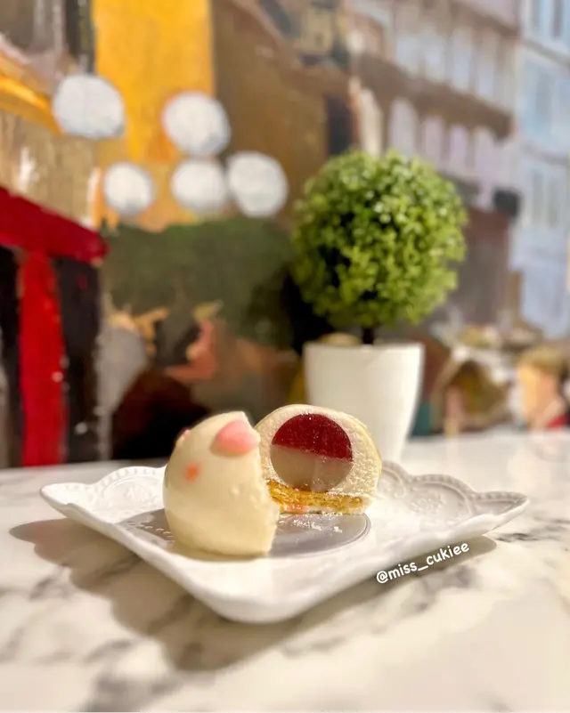 荔枝紅桑子蛋糕