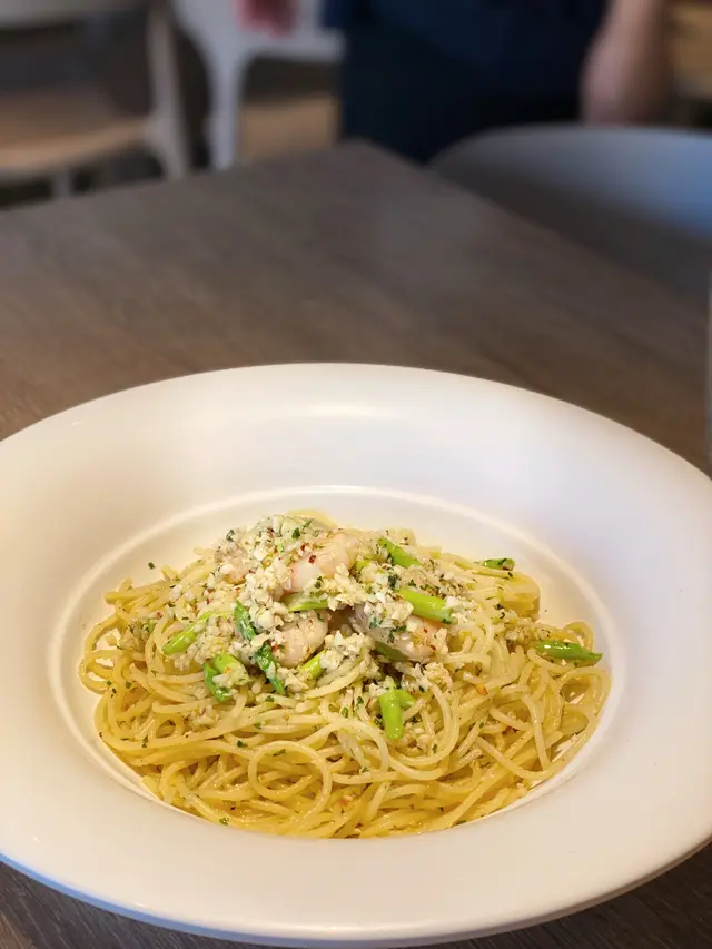 香蒜辣椒欖油鮮蝦蘆筍意粉