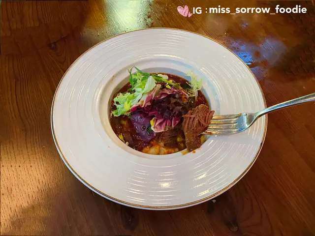 紅酒燴牛面頰肉伴薯蓉