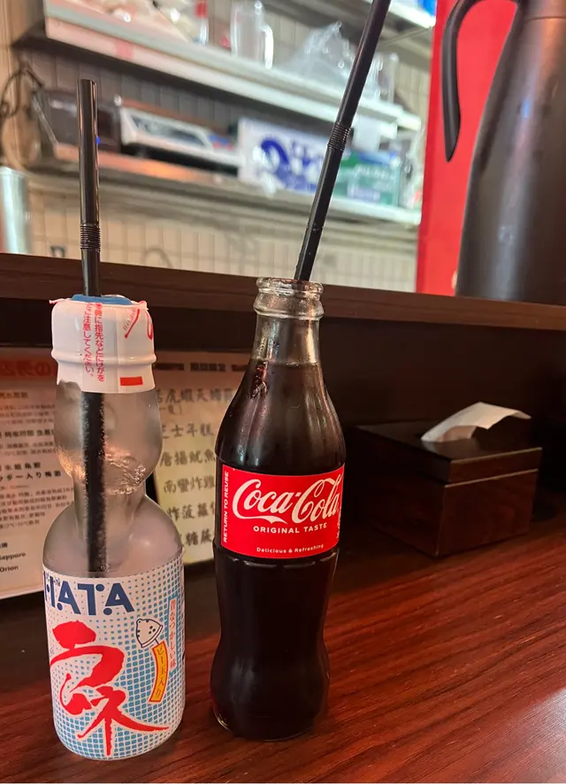 波子汽水和可口可樂 (樽)