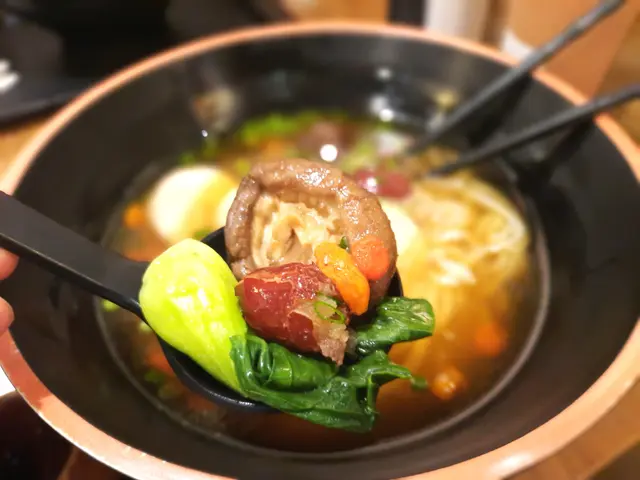 花雕麻油雞肉麵