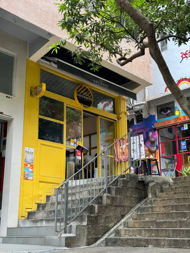 門面好有法式風情