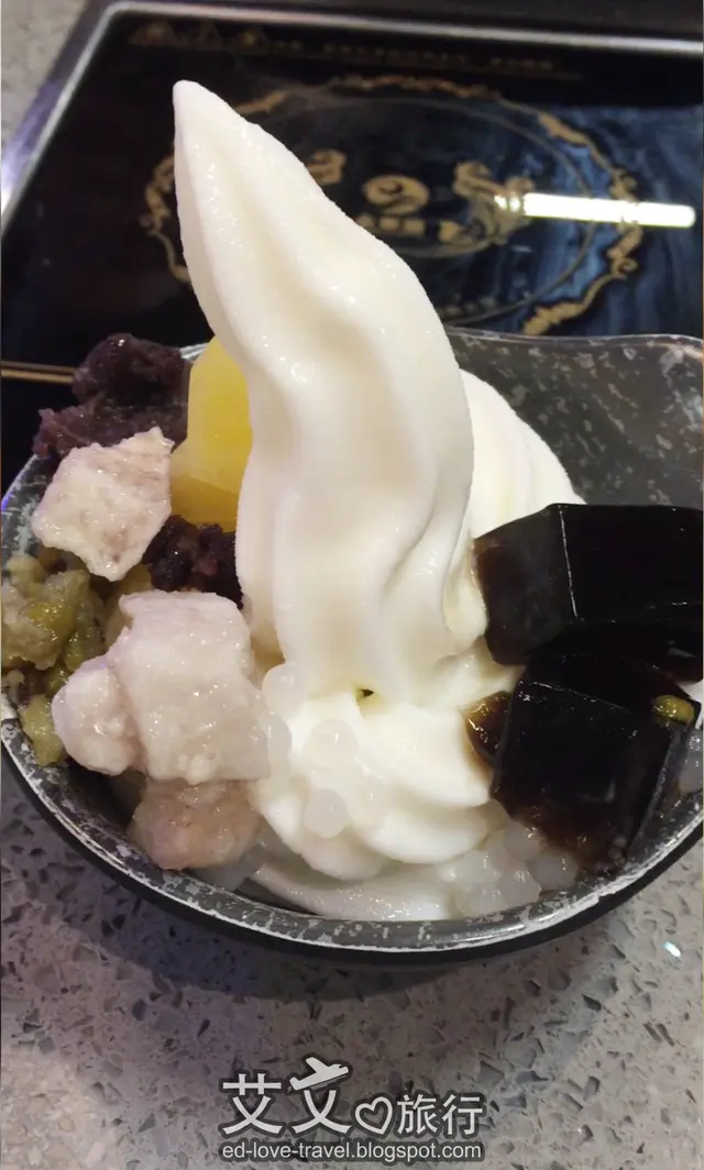 雲尼拿雪糕上面加糖水配料