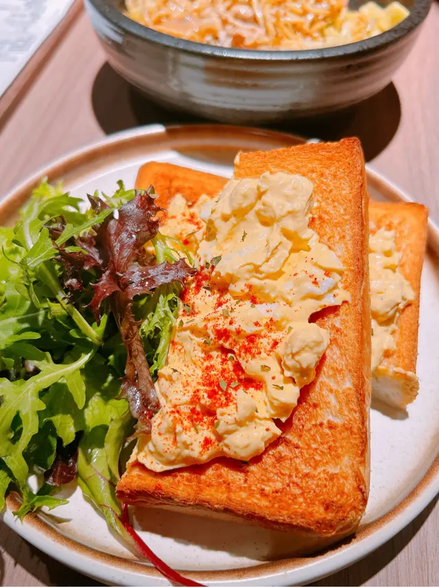 蛋沙律厚多士配自家柚子醋沙律