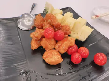 鲜菠萝拔丝咕噜肉