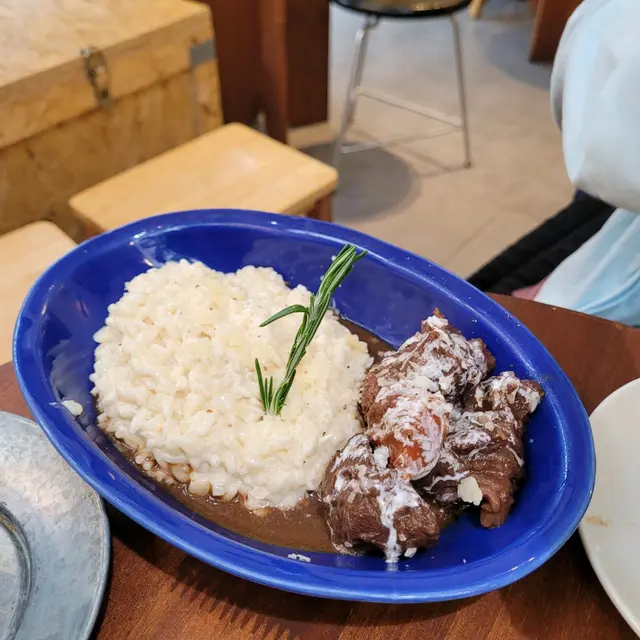 慢煮黑蒜牛面肉燉意大利飯