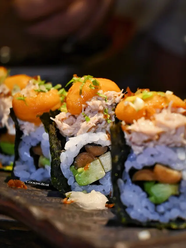 海膽蟹肉牛油果卷