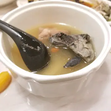 姬松茸烏雞湯
