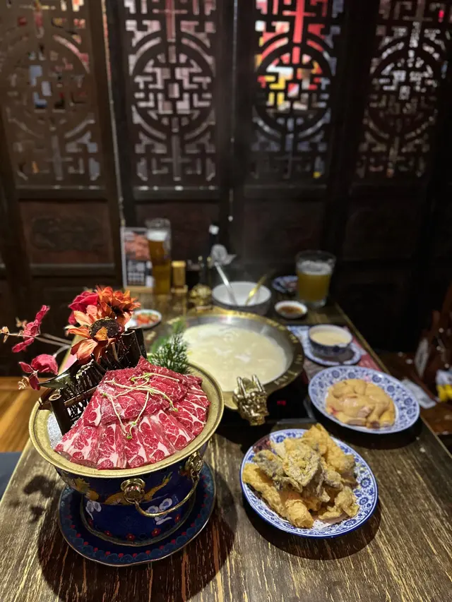 #花膠雞湯 #滾得囍 #北角 #宮廷火鍋 #火鍋 #晚餐 #打邊爐 #hotpot #hotpothk #宮殿 #聖旨到 #北角美食 #火鍋晚市 #養生湯底 #花膠雞