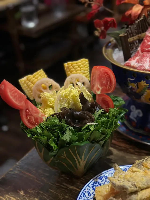 #花膠雞湯 #滾得囍 #北角 #宮廷火鍋 #火鍋 #晚餐 #打邊爐 #hotpot #hotpothk #宮殿 #聖旨到 #北角美食 #火鍋晚市 #養生湯底 #花膠雞