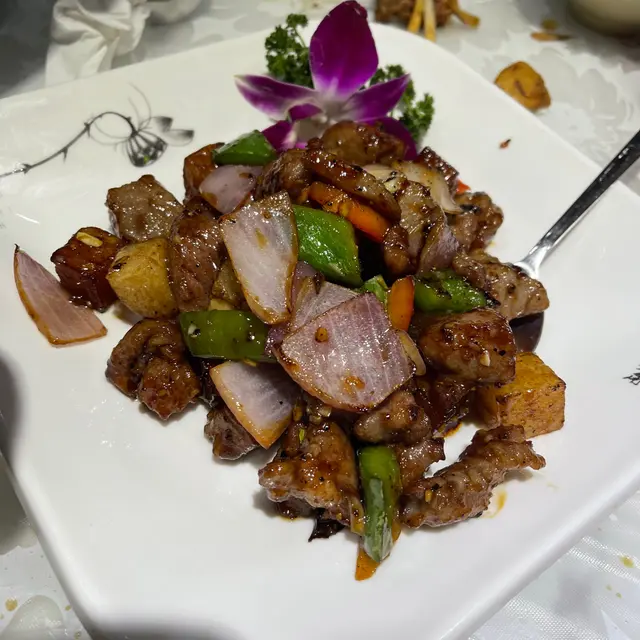 黑椒薯仔牛柳粒