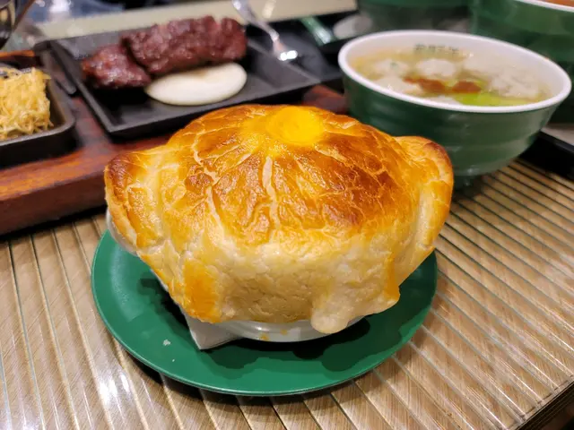 酥皮周打蜆肉魚湯