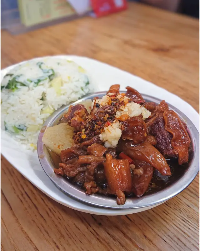 柱侯牛腩菜飯