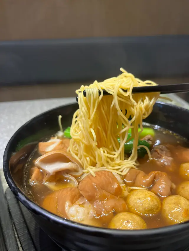 魚旦、魷魚、鳳爪車仔麵